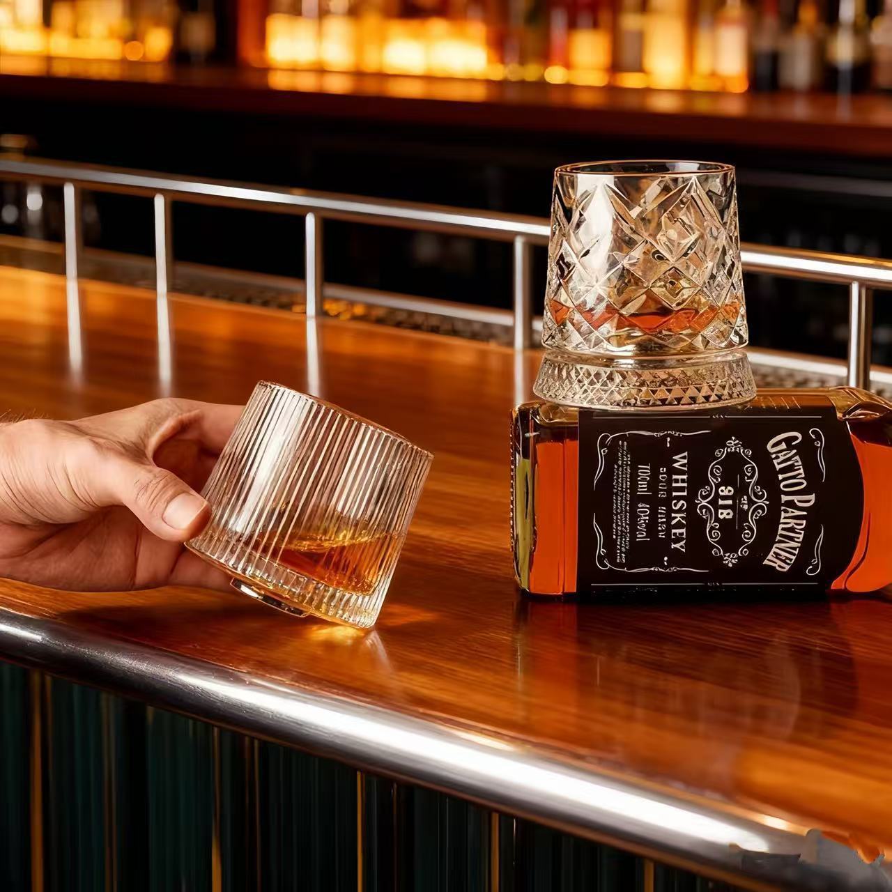 Taza giratoria de McLaren con taza giratoria de base de taza de whisky taza de vino extranjero