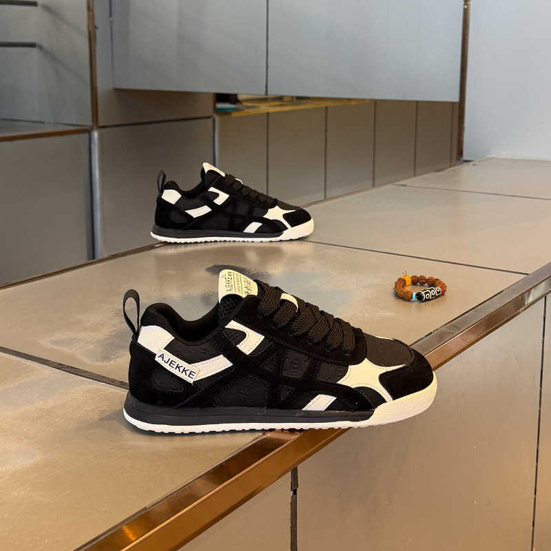 2026 Autumn New Low-Top Shoes: Color-Block Fashionable Casual Style, Versatile Everyday Lace-Up Men's Shoes with a High-End Feel