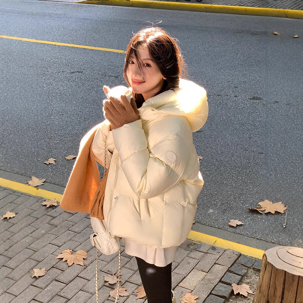 2025 invierno transfronterizo nuevo abrigo de plumón corto ropa de pan de mujer nubes puff gruesa chaqueta de algodón abrigo de moda image 3