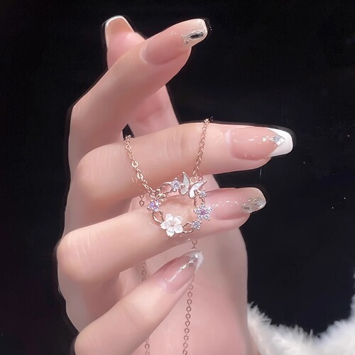 Floral Ring Flying Butterfly Dance Necklace for Women, Lightweight and Unique, Forest System, Fresh and Natural, Fashionable and Versatile Design, Lockchain Accessory