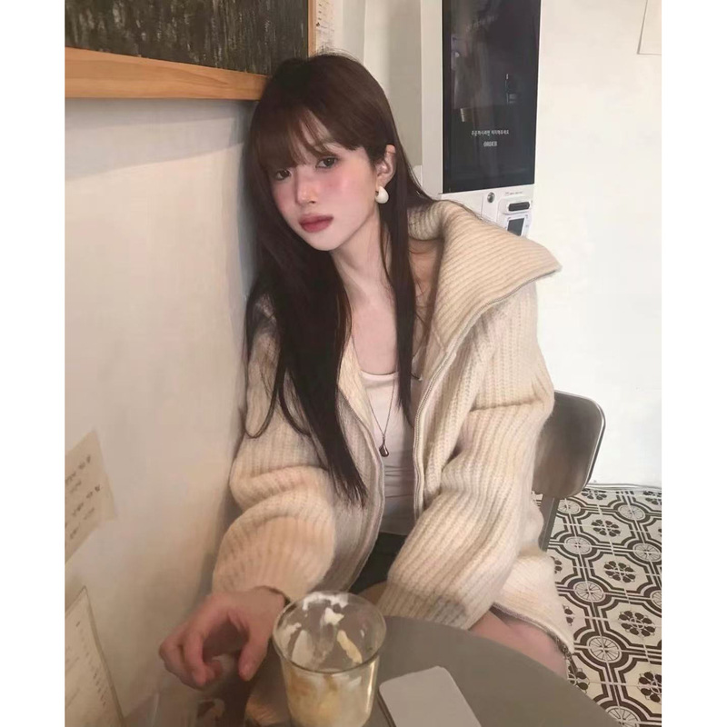 Now the New 2026 Autumn Collection from Korean Designers: 108Po*Nd Double-Zipper Ribbed Knit Cardigan