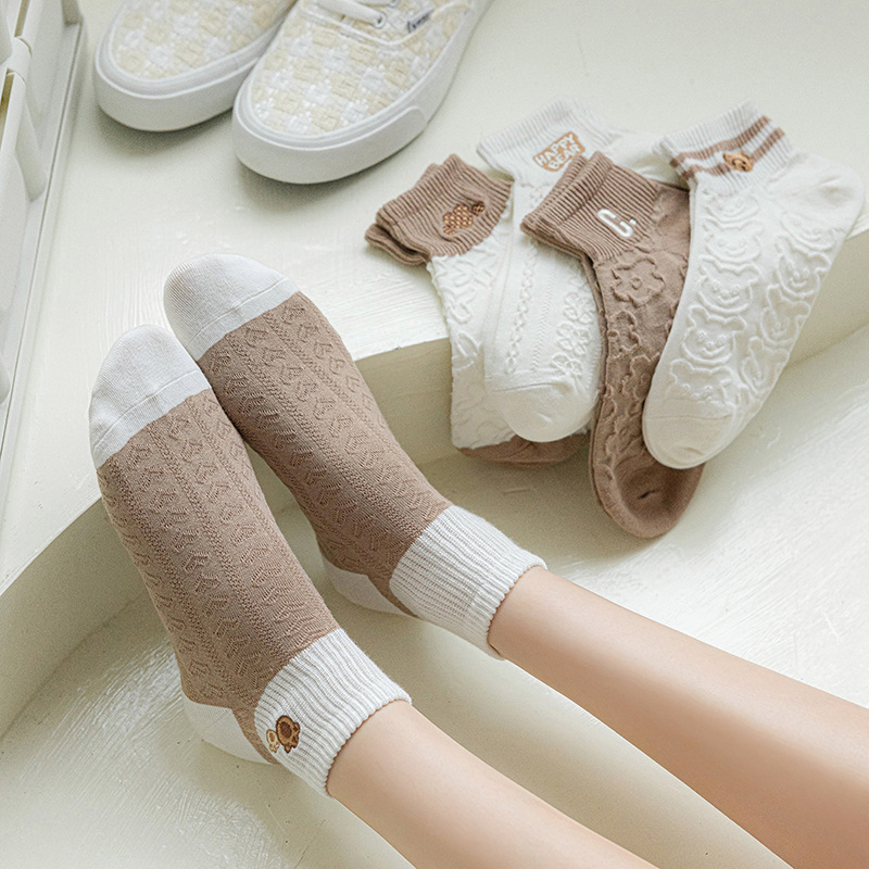Calcetines mujer color sólido algodón primavera y verano calcetines de barco finos tubo corto café bordado animal pequeño patrón calcetines de mujer