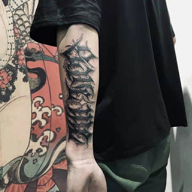 Arm Tattoo Stickers for Men, Trendy Waterproof and Long-Lasting Flower Arm Simulation Half Arm Forearm English Letters for Women