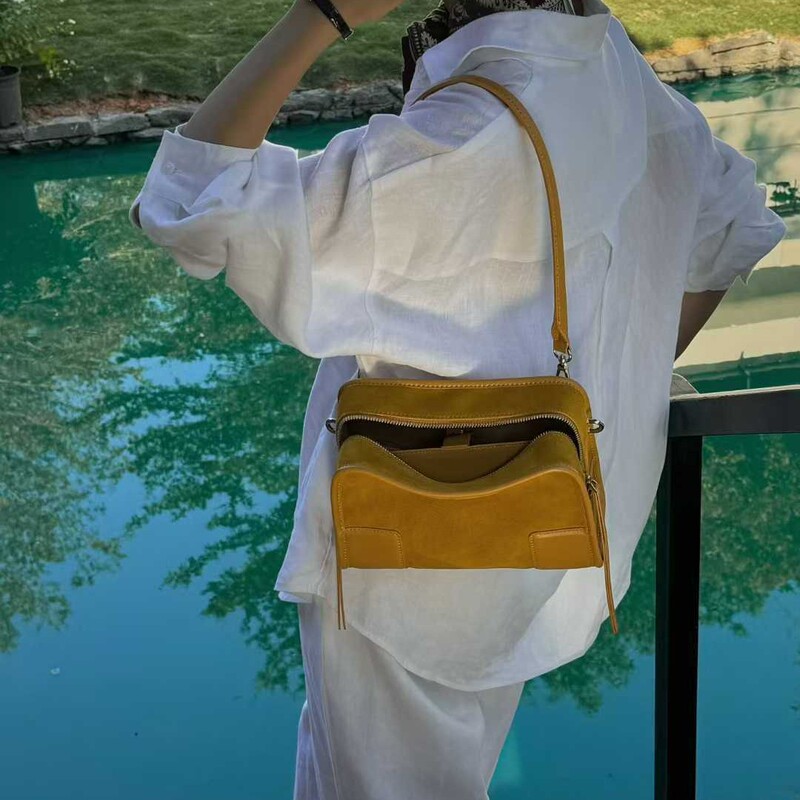 New Retro Suede Tote Bag, High-Quality Genuine Leather Patchwork Boston Handbag, Crossbody Bag, Commuter Underarm Bag New Retro Suede Tote Bag, High-Quality Genuine Leather Patchwork Boston Handbag, Crossbody Bag, Commuter Underarm Bag