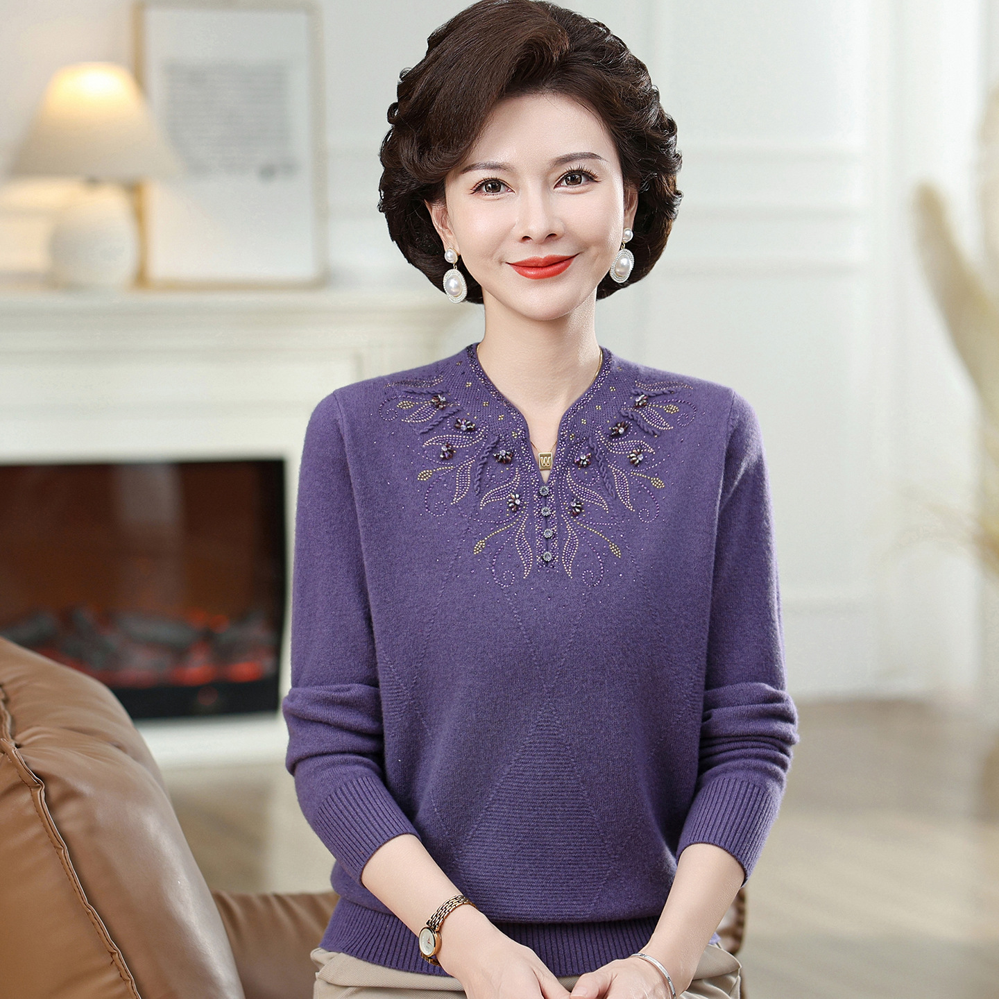 全羊毛烫钻羊毛衫女长袖打底衫v领妈妈装毛衣镶钻套头中老年上衣，女装针织衫/毛衣，妃慕昵服饰