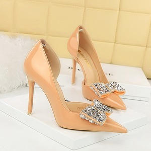 638-H20 Korean Banquet High Heel Shoes with Thin Heels, Shallow Mouth, Pointed Side Hollow Lacquer Leather, Rhinestone B