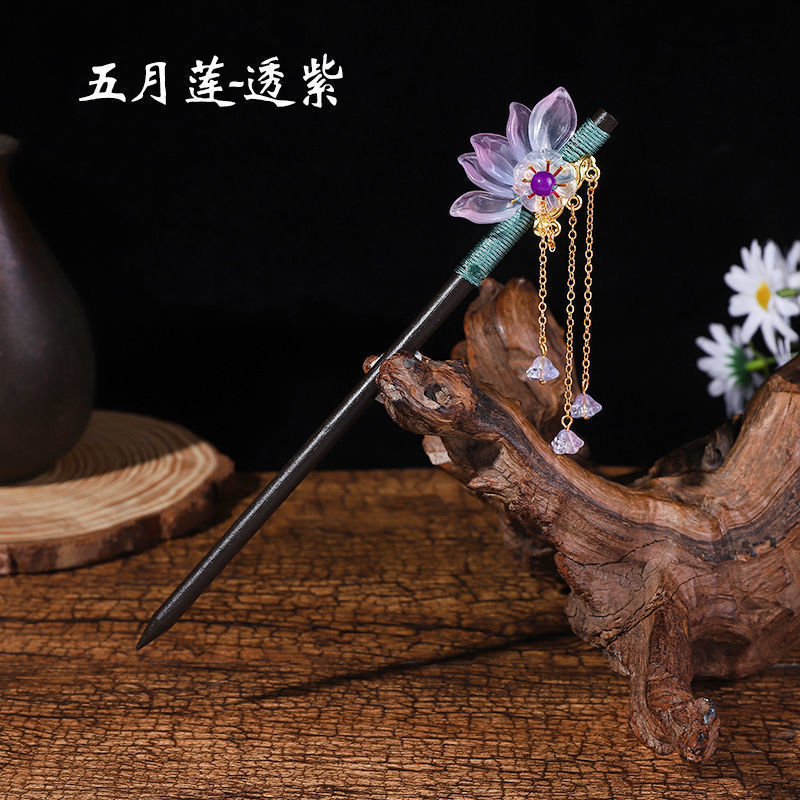 黒檀の木のかんざしのフリンジをまねて、かんざしの子供の古風な頭飾りをします。|undefined