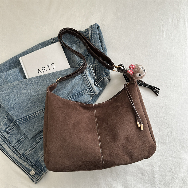 Simple bolso de tote encantador invierno 2024 nuevo estilo versátil bolso de hombro de este año bolso casual para mujeres