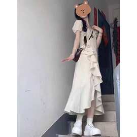 森系甜美学院风小众设计感通勤短袖连衣裙女生简约夏季新款荷叶边