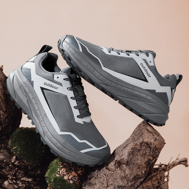 Zapatos ligeros para caminar al aire libre otoño e invierno para hombres nuevos zapatos deportivos de campo traviesa casuales para hombres zapatos antideslizantes de color sólido de agarre