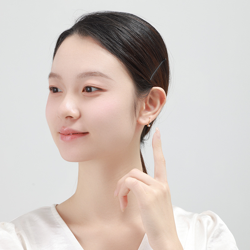 Xuping diseño simple seis garras un solo aretes de orejas de zircón ligero de lujo nicho transfronterizo orejas de aleación de cobre para mujeres