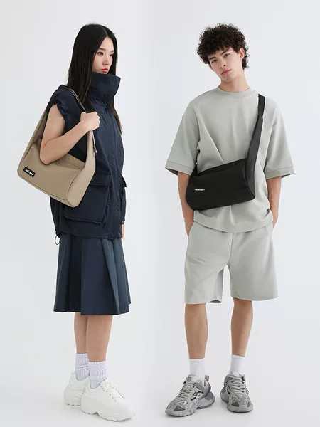 VAOPER Flower and Boy Feeding Brand Japanese Style Large-capacity Crossbody Bag Women's Niche Shoulder Bag Frame Men's Bag
