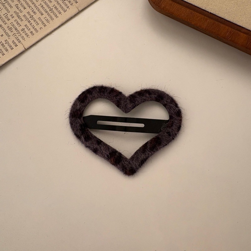 Love gray leopard print bb clip