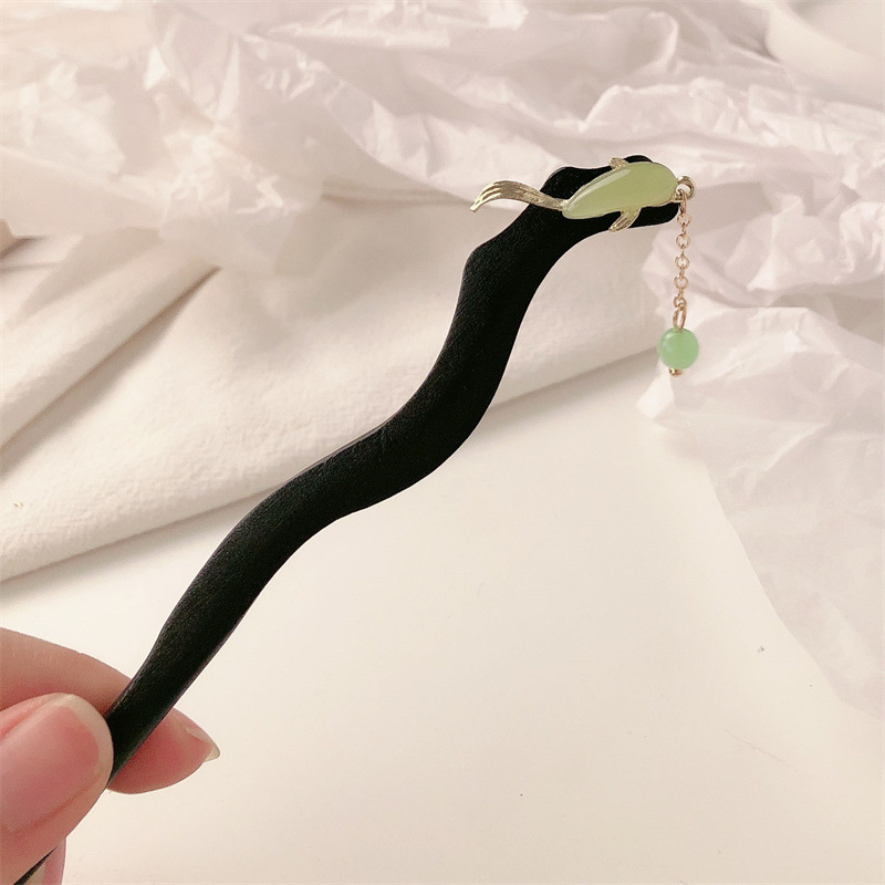 Pinzas de cabello de madera de sandalwood antiguo estilo simple pinzas de cabello de madera moderna cheongsam de mujer nuevo estilo chino pinzas de cabello de pez pequeño decoración de verano