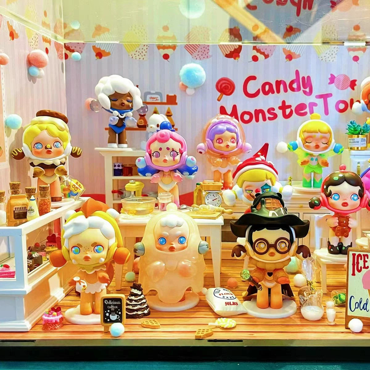 Blind box коллекционная POPMART Skullpanda Candy Monster Town, 12 дизайнов, милые виниловые фигурки