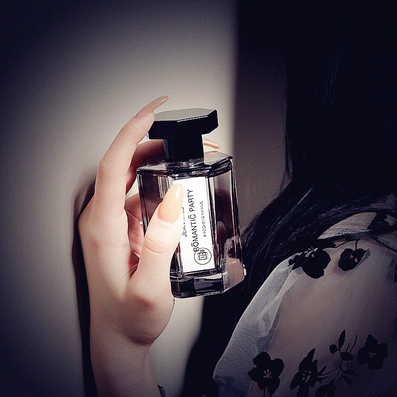 New Perfume Yi Xiang A Small Town The Road to Hell Men's and Women's Perfume Berlin Girl Students' Fruity Fragrance Long-lasting Eau De Toilette 100ml_voghion.com