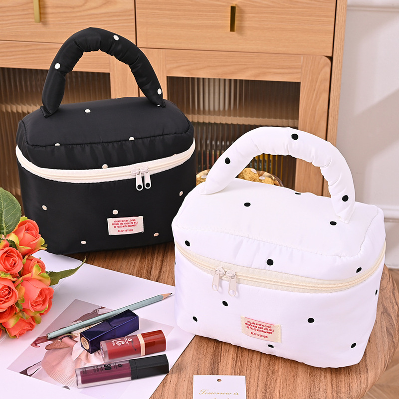 Korean style portable cosmetic bag large capacity polka dot quilted cosmetic bag cute tofu bag portable travel storage bag