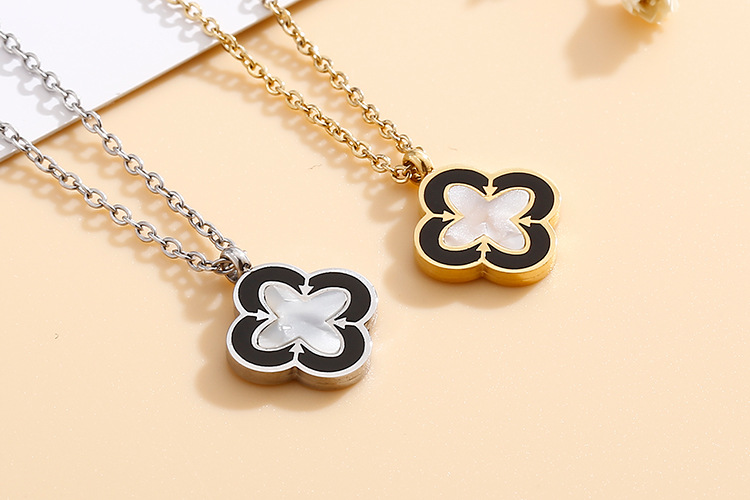new clover black and white double-sided shell titanium steel vacuum plating 18k gold ladies jewelry 