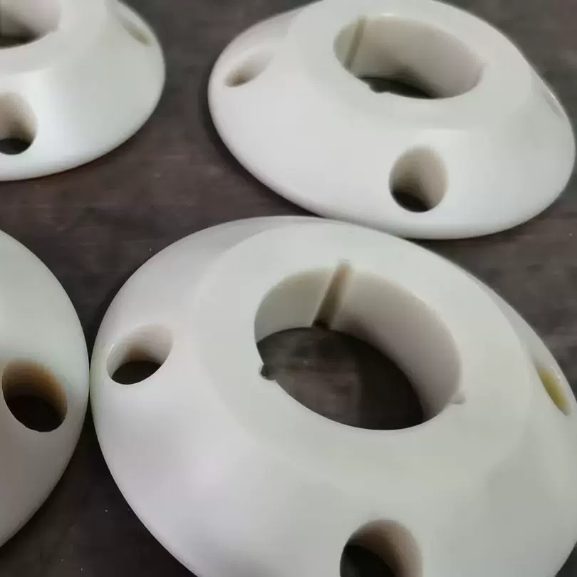 聚酰胺尼龙研磨盘过滤法兰定制异形件设备配套斜孔盘片定制