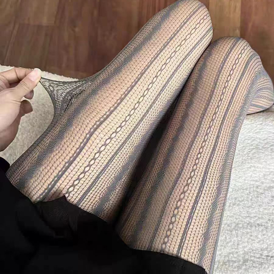 Retro Diamond Vertical Stripe Pantyhose Personalized Spice Girls Sexy Hollow Fishnet Stockings