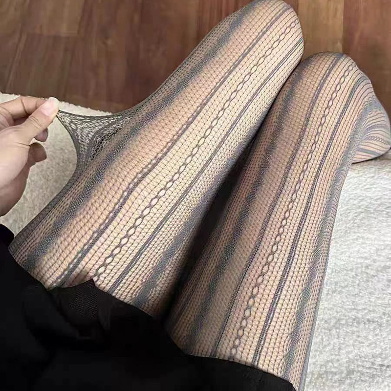 Retro Diamond Vertical Stripe Pantyhose Personalized Spice Girls Sexy Hollow Fishnet Stockings