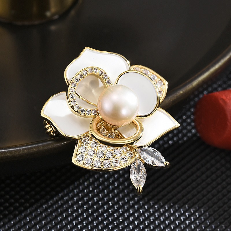 Elegant Camellia Pearl Brooch For Women High End Fashion Accessory_voghion.com