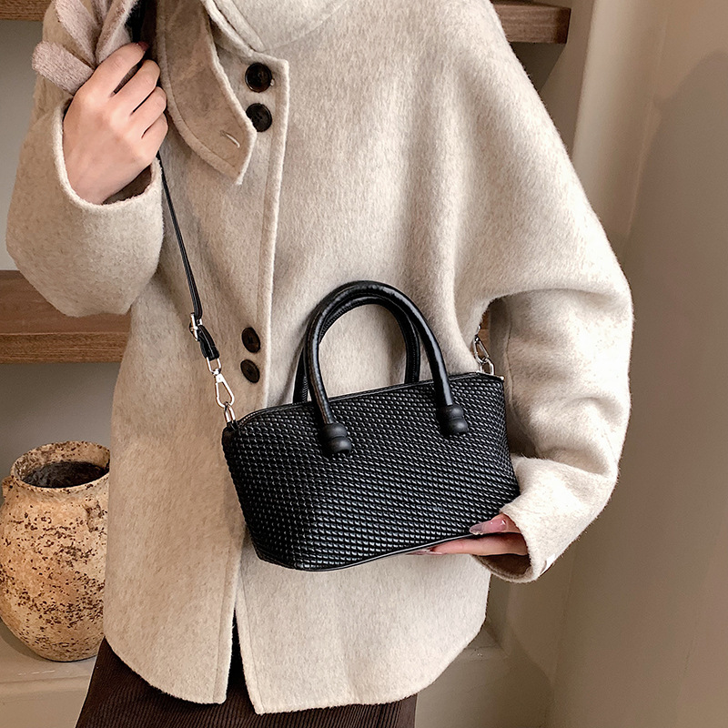 Bolso de moda coreana 2025 verano nuevo estilo bolso de hombro tejido bolso de mensajero retro casual mujer