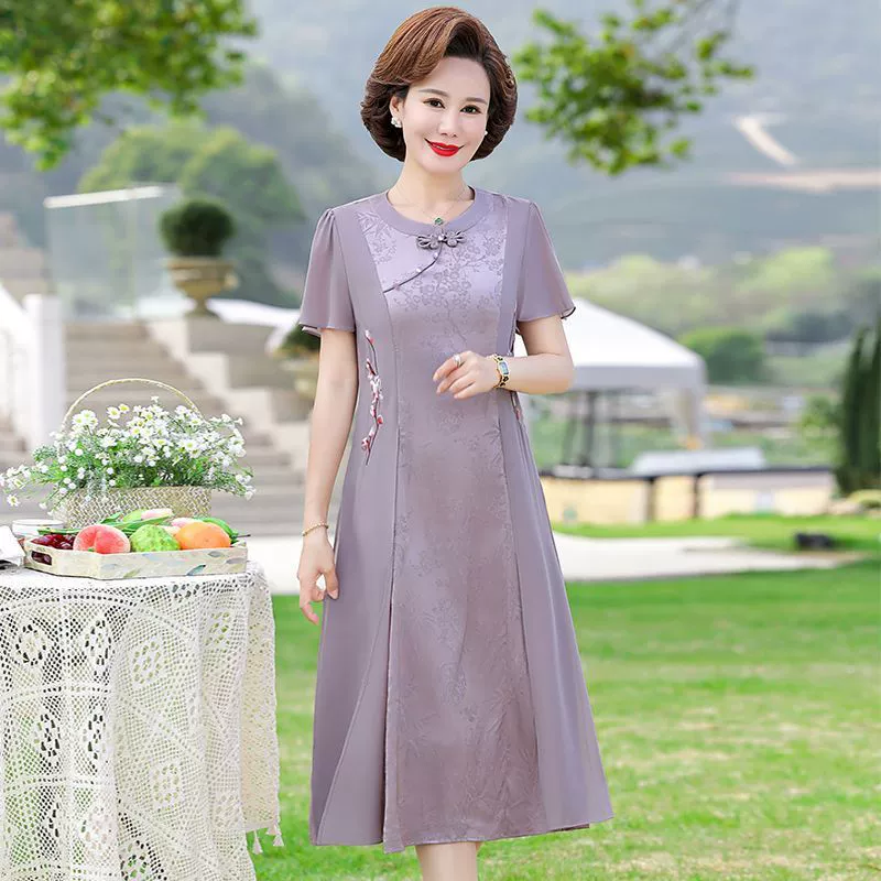 Летнее платье-чонсам для женщин среднего и старшего возраста, модная улучшенная модель 2025 года, короткий рукав, элегантный стиль.
