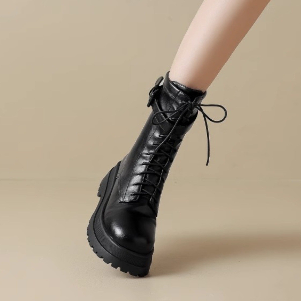 [Ready Stock] 611 Thick-Soled Heightening Boots for Women Black 2025 Autumn and Winter New British Style Lace-Up Knights