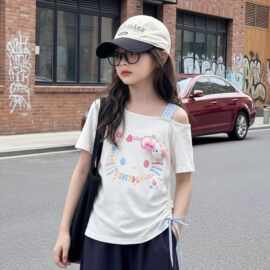 女童短袖T恤夏装女孩漏肩中大儿童上衣2026新款卡通KT猫斜肩衣服