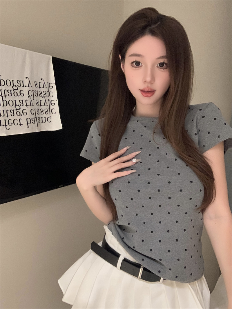 회색