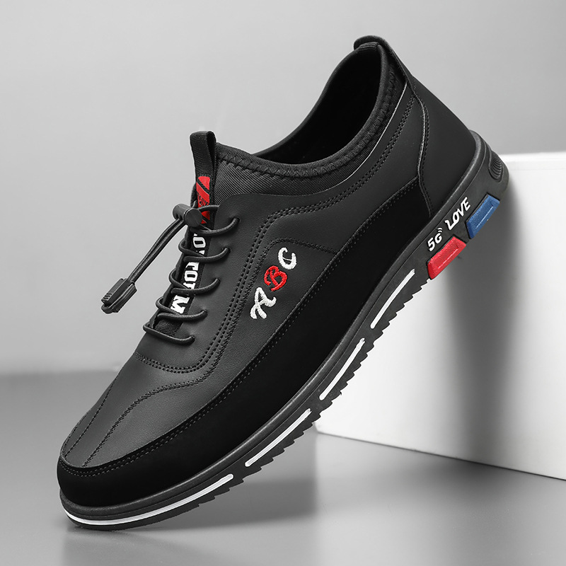 Un zapato para hombre otoño 2025 nuevos zapatos de cuero de moda para hombres zapatos casuales coreanos zapatos de negocios versátiles zapatos deportivos