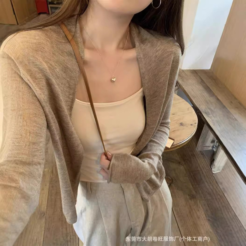 Early Autumn Lazy Style Design Thin Soft Waxy Knitted Jacket Small Cardigan New Simple Niche Curled Short Top