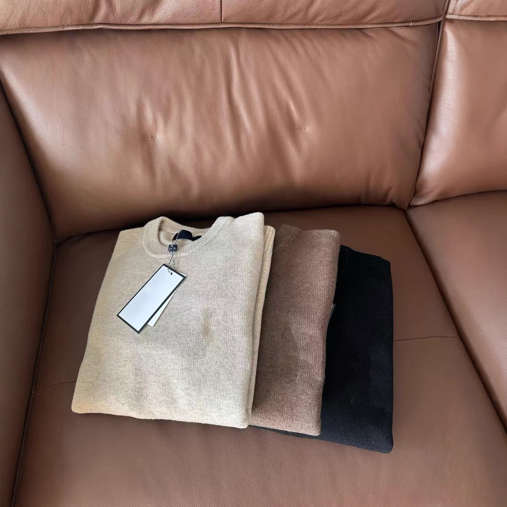 【25111801】25秋冬新款男士三色圆领毛衣针织衫百搭毛巾绣logo