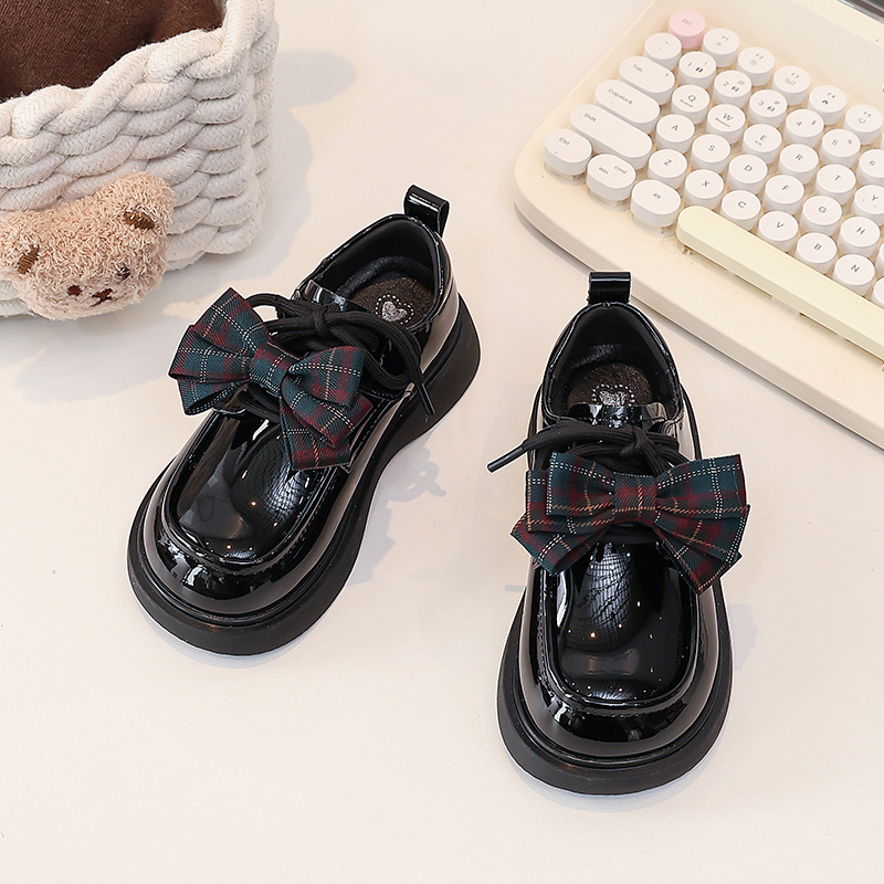 Zapatos de cuero de moda para niñas 2026 primavera nuevos zapatos de princesa para niños zapatos de espectáculo negro image 3