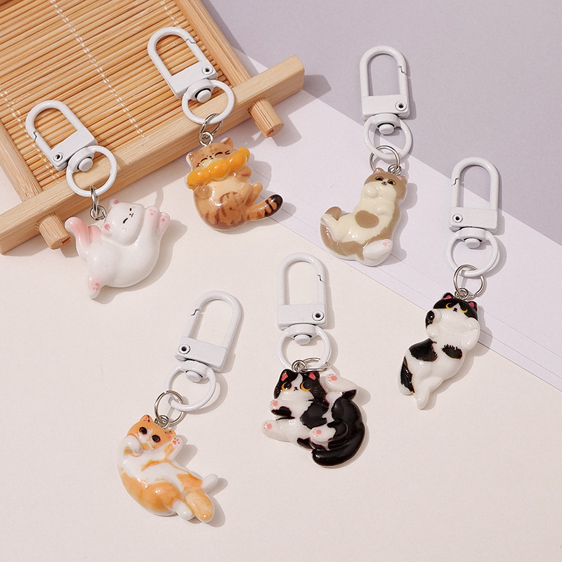 Cartoon Cat Keychain Resin Pendant Multifunctional Car Key Party Gift Haji Mi Cross-Border New Product Wholesale
