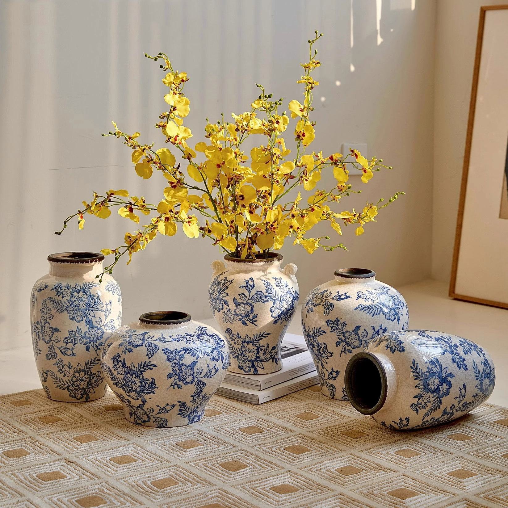 New Chinese Style Medieval Blue and White Porcelain Vase Flower Arrangement Ornaments High-End Niche Retro Ceramic Vase Ceramic Flower Vessel