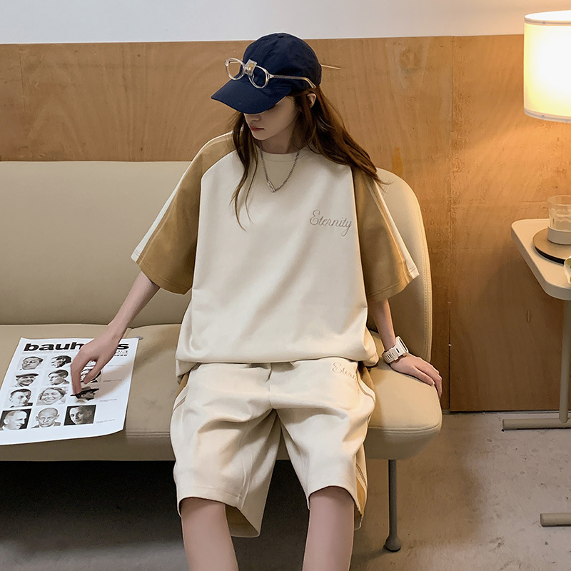 Pantalones cortos de manga corta de hombre gris oscuro letras bordadas estudiantes de secundaria guapo estilo coreano conjunto completo de ropa deportiva 28018