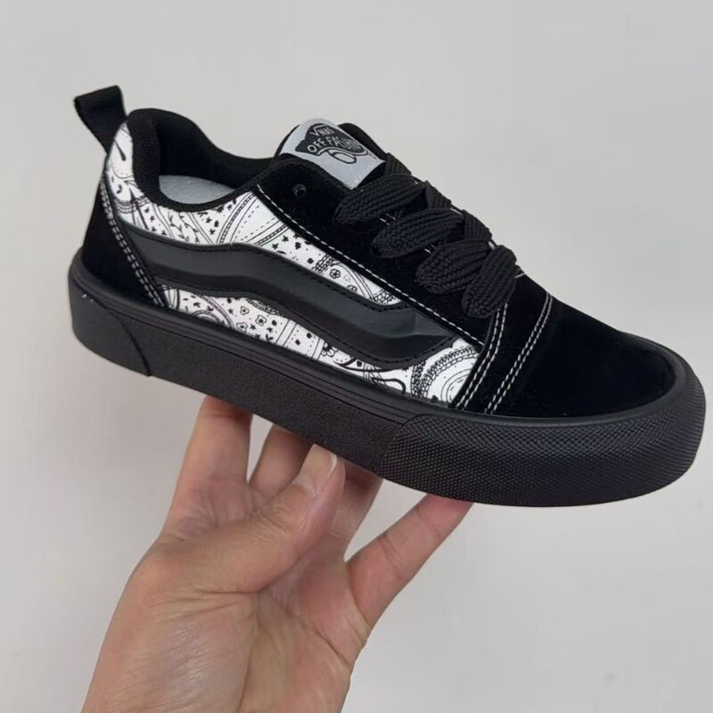 Cashew-Colored Versatile Low-Top Sneakers for Men and Women, Couple Style Flat Trendy Casual Shoes, 2026 New Color-Blocking Design Cashew-Colored Versatile Low-Top Sneakers for Men and Women, Couple Style Flat Trendy Casual Shoes, 2026 New Color-Blocking Design
