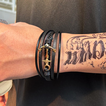 �����Ʒ�W�t�߶˺�ɫ����ţƤ����п�P�僽��^Ƥ�K���