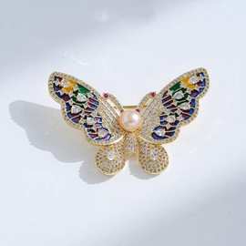 2025新款珐琅彩蝴蝶胸针高档女淡水珍珠胸花秋冬大衣外套别针配饰