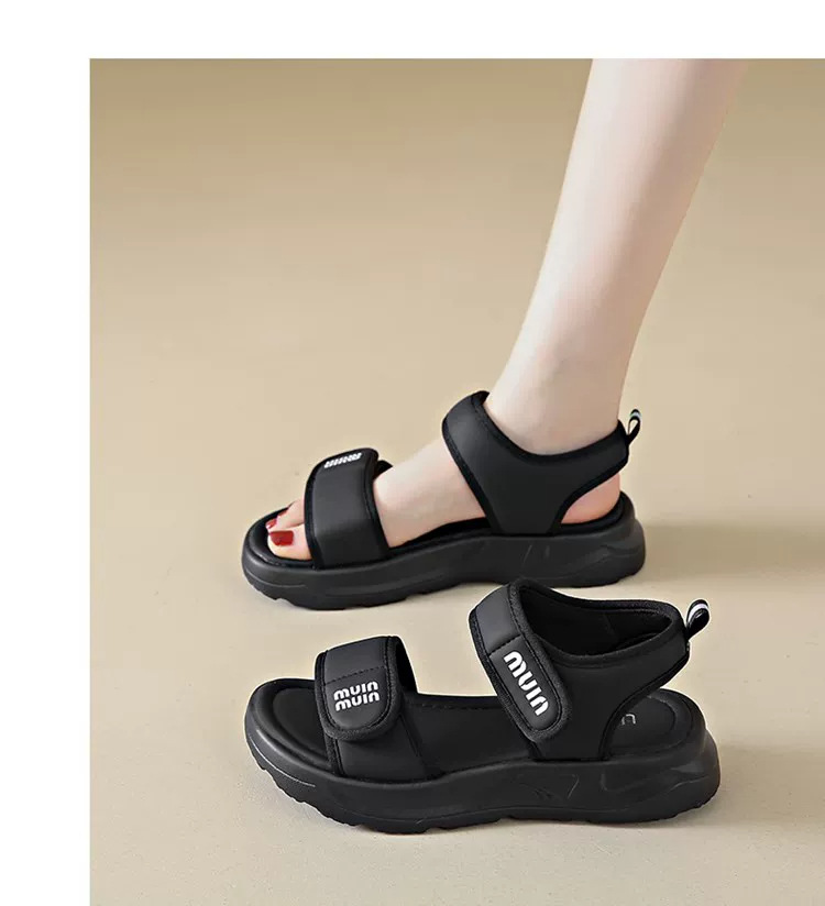 2026 nuevo velcro de verano tamaño pequeño 35 zapatos de playa deportivos de estudiantes de moda