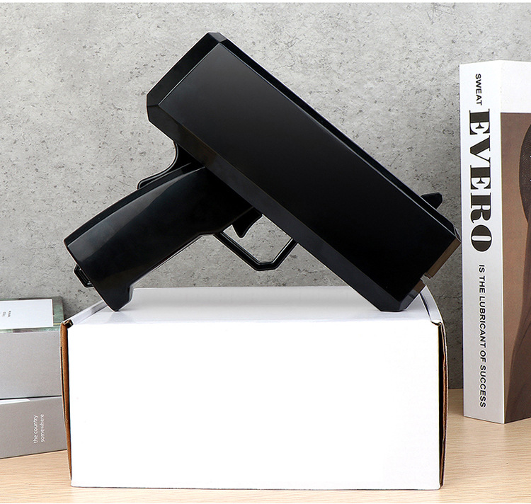 100 장의 종이로 검은 색