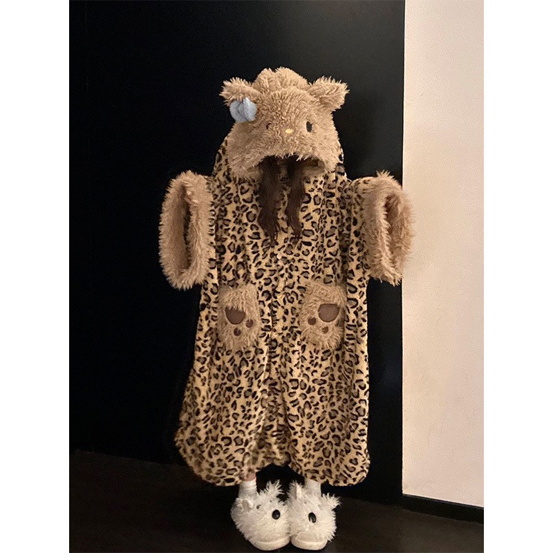 표범 무늬 망토