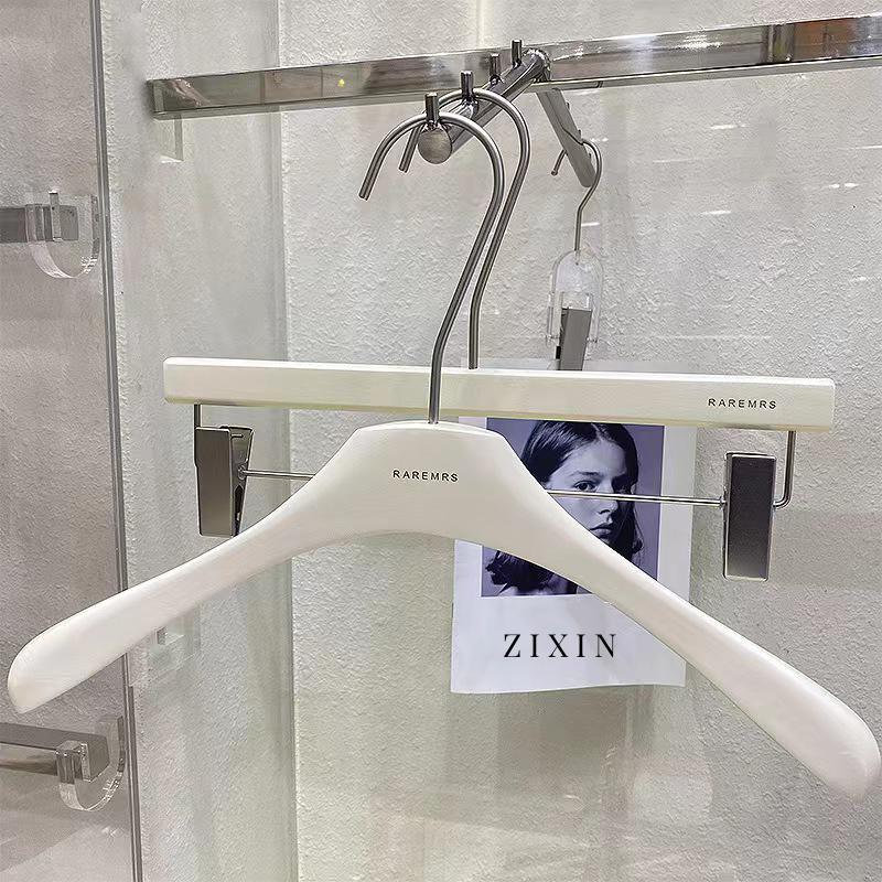 의류 매장 옷걸이 여성복 매장 밀크 화이트 원목 미끄럼 방지 흔적 없는 성인용 바지걸이 가정용 도매 수납 건조용 옷걸이