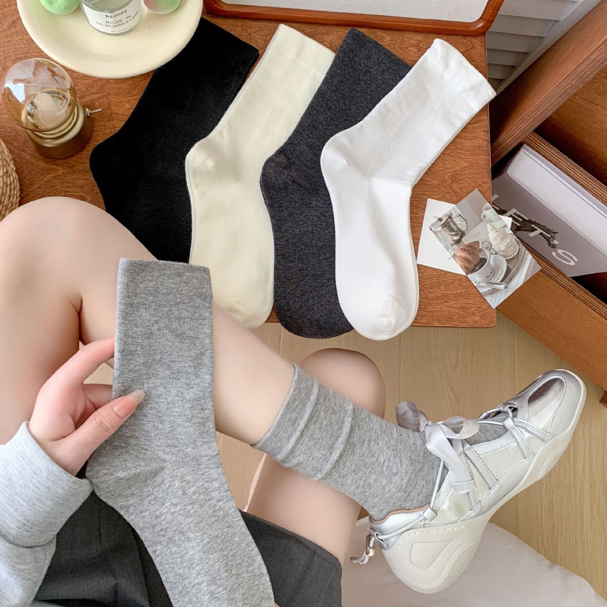 白い靴下の子供の中筒靴下純綿ins潮月子靴下綿綿松口靴下日系無骨ストッキング