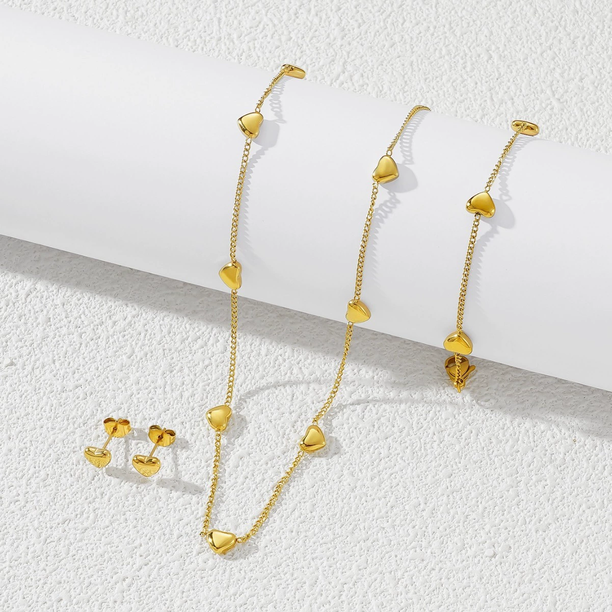 Персонализированный дизайн браслет в форме сердца сладкий дикий персик серьги гвоздики нишевые позолоченное ожерелье любовь титановая сталь ювелирный набор