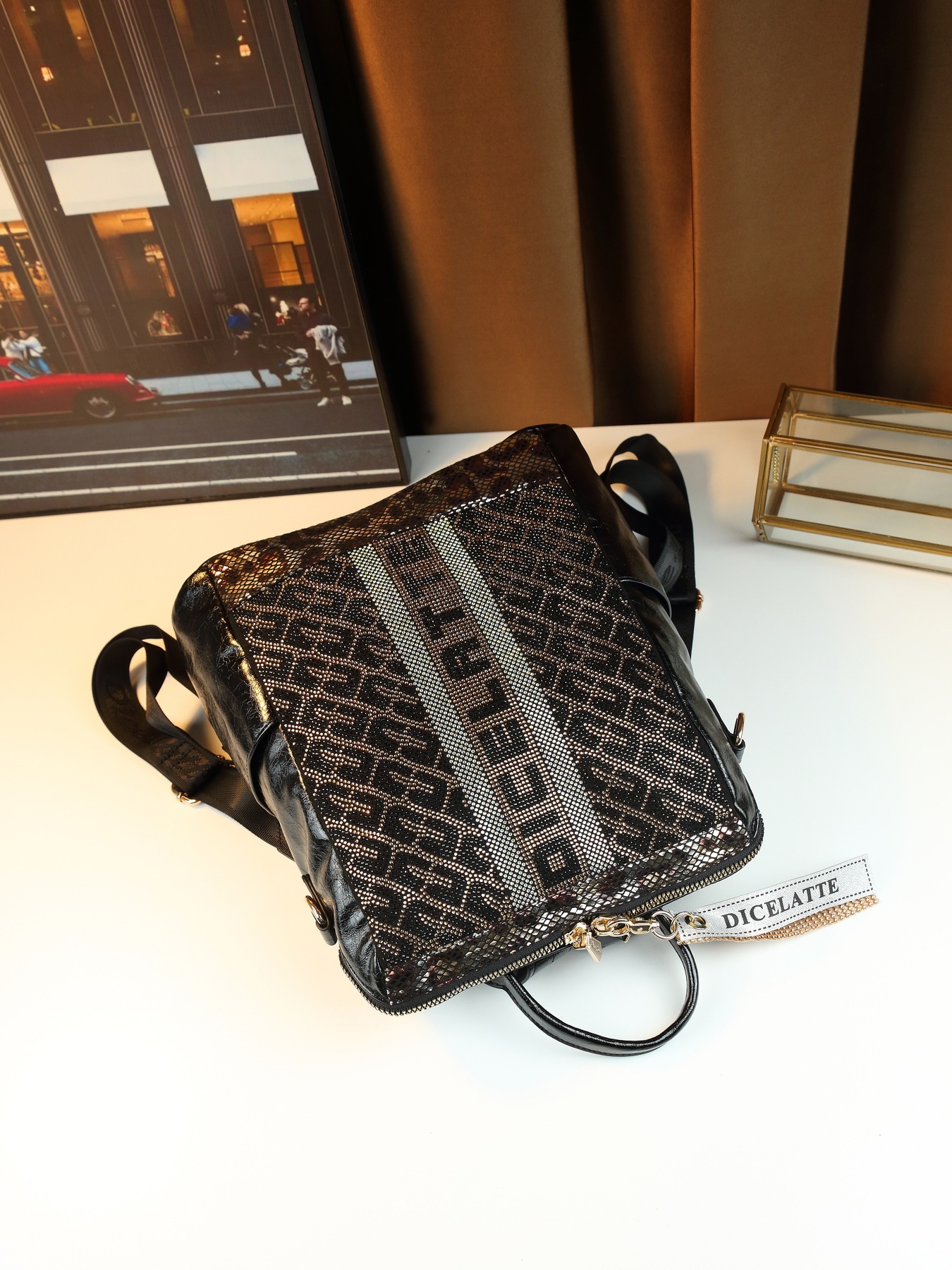 Women's Sequined Casual Backpack Soft Leather Anti-theft Daypack_voghion.com
