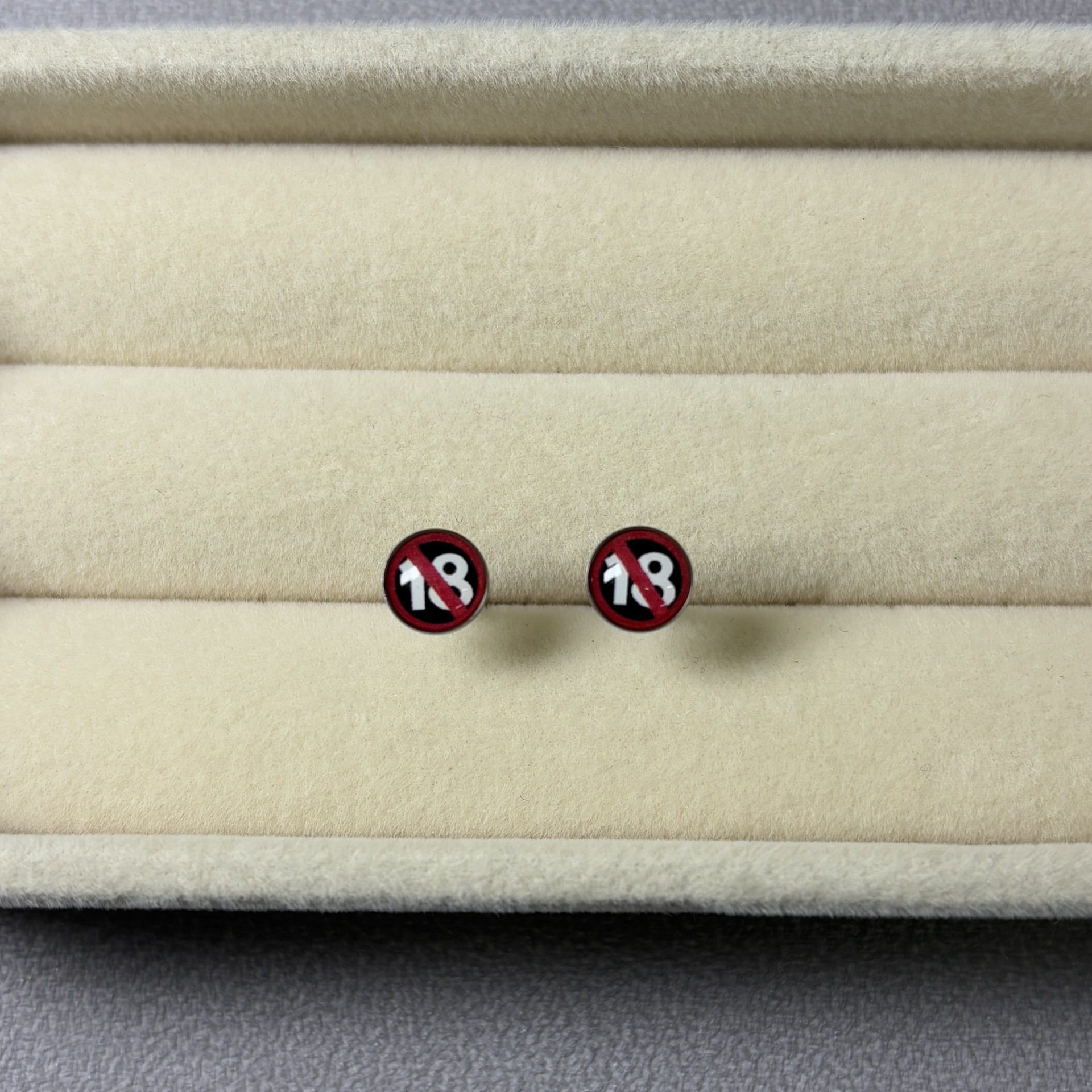Pointed labret stud close-up product detail
