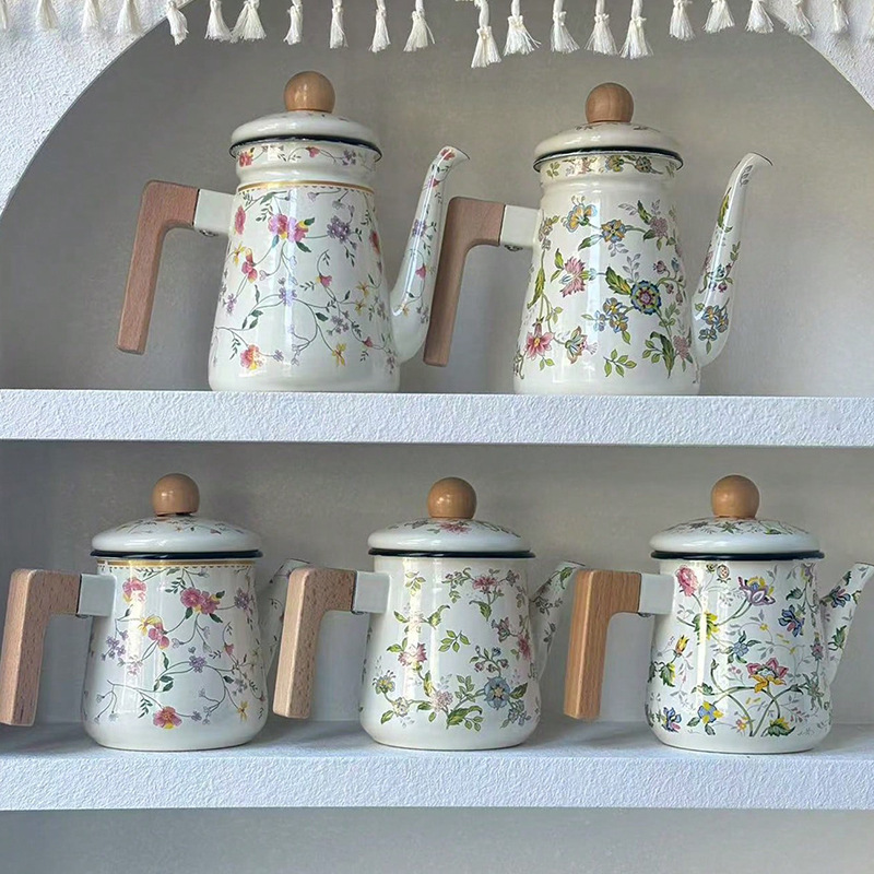 Fresh and Simple Style Enamel Coffee Pot with Wooden Handle, Anti-Scalding Heating Enamel Teapot, Suitable for Gas Stoves and Induction Cookers Fresh and Simple Style Enamel Coffee Pot with Wooden Handle, Anti-Scalding Heating Enamel Teapot, Suitable for Gas Stoves and Induction Cookers